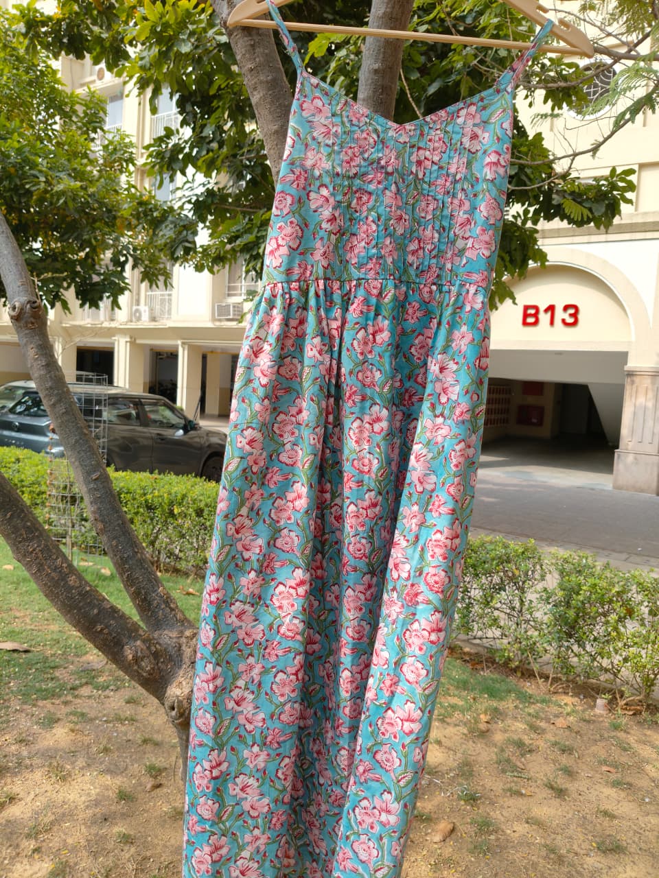 Print story neel dress