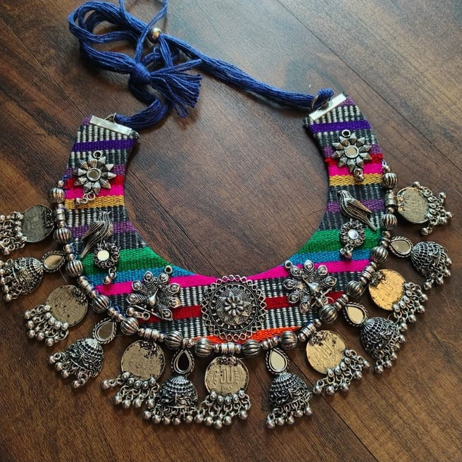 Short necklace in fabric ( Purple)