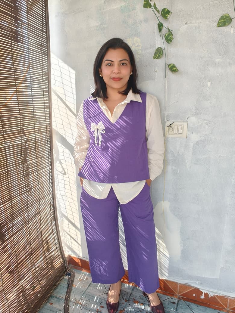 Desk to dinner power coord with lapel pin