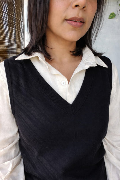 Desk to dinner power coord with lapel pin