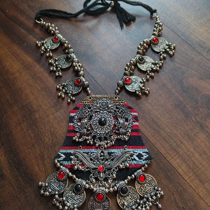 Long fabric necklace ( Black)